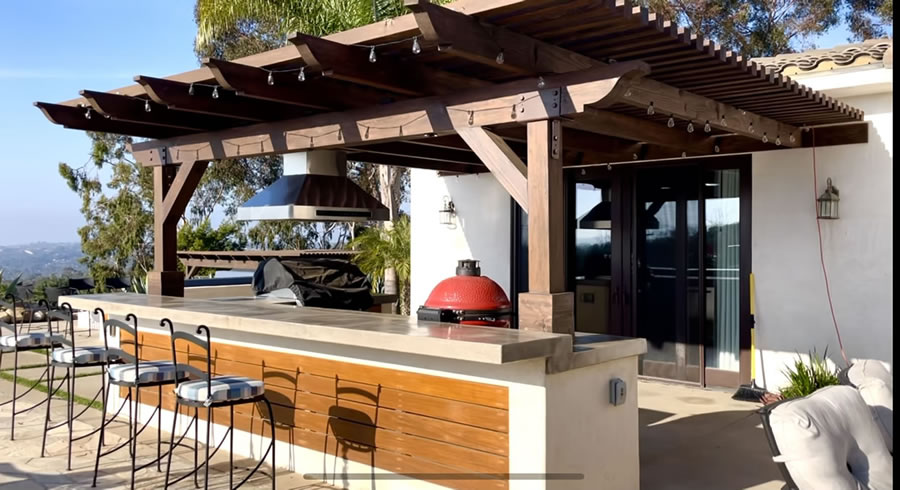 Outdoor Kitchens